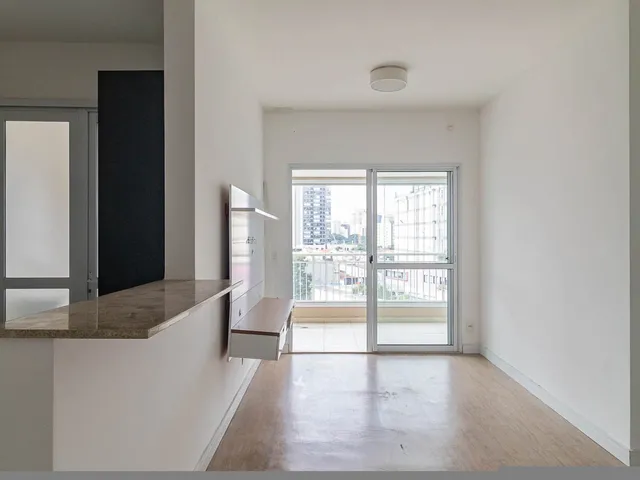 Imagem: O apartamento possui 2 Dormitórios, 1 Suíte, 2 Banheiros,