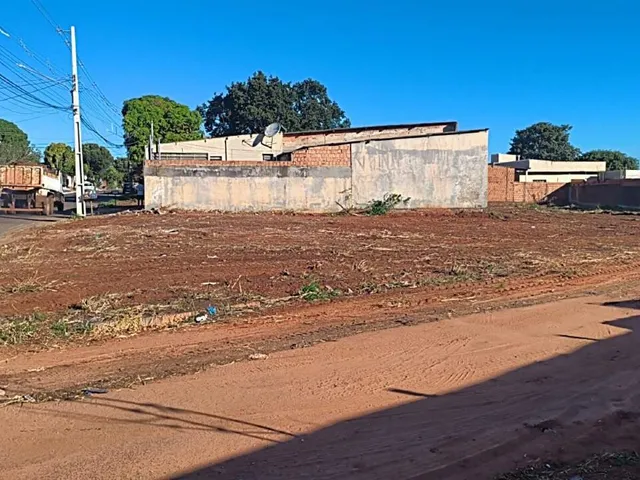 Imagem: TERRENO DE ESQUINA Á VENDA BAIRRO PIONEIROS