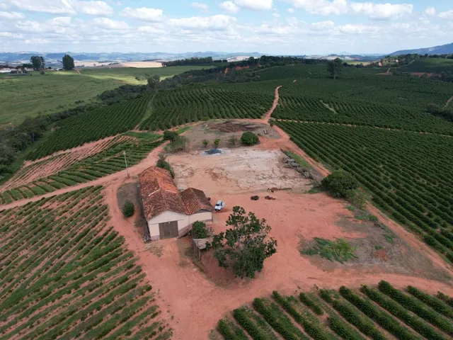 Imagem 5: Fazenda à venda em Careaçu-MG: 2 quartos, 1 banheiro, 2 vagas de garagem e 1.260.000,00