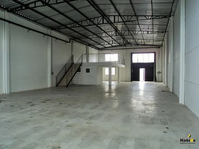Imagem 11: Pavilhão Galpão / depósito com 4 vagas na garagem