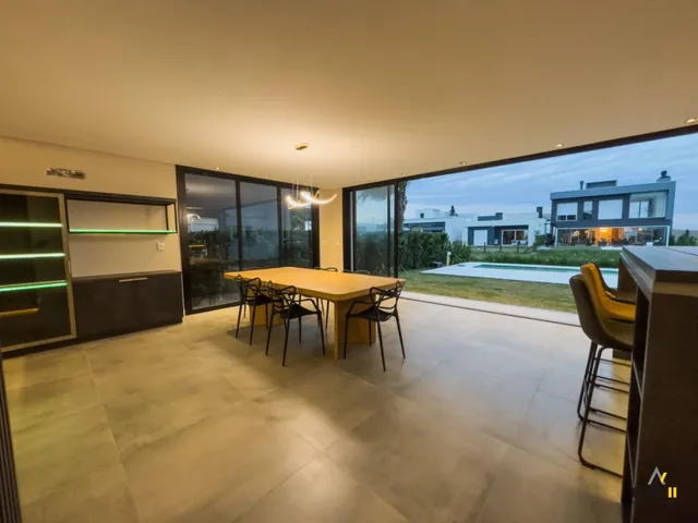 Imagem 11: Casa em Condomínio com 4 dormitórios em Xangrila - Piscina, Churrasqueira e Segurança