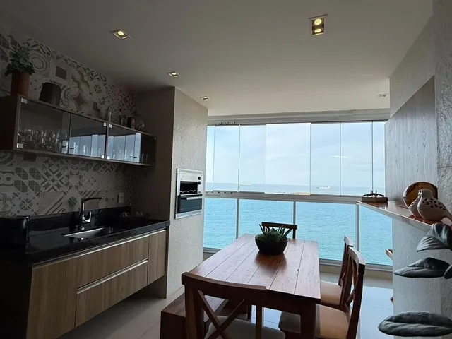 Imagem 2: Apartamento frente mar na Praia de Itapuã, 130m², 4 quartos, 2 suítes, 2 vagas soltas