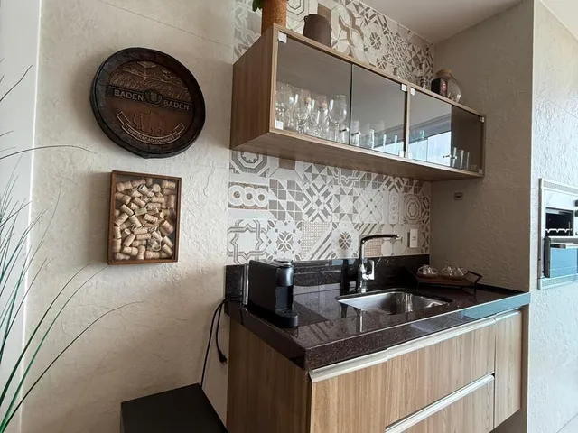 Imagem 11: Apartamento frente mar na Praia de Itapuã, 130m², 4 quartos, 2 suítes, 2 vagas soltas