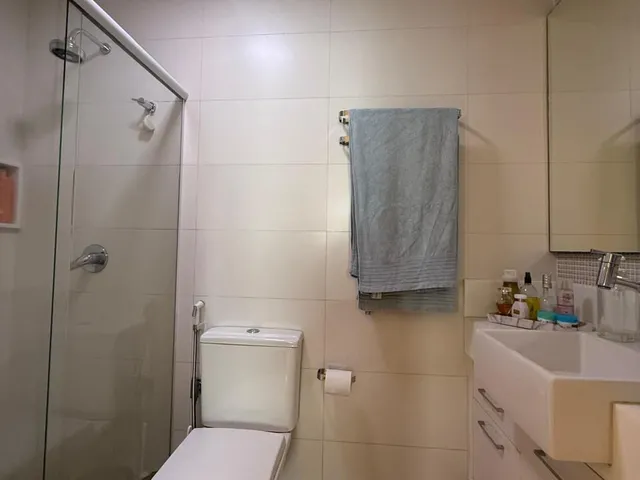 Imagem 5: Apartamento frente mar na Praia de Itapuã, 130m², 4 quartos, 2 suítes, 2 vagas soltas