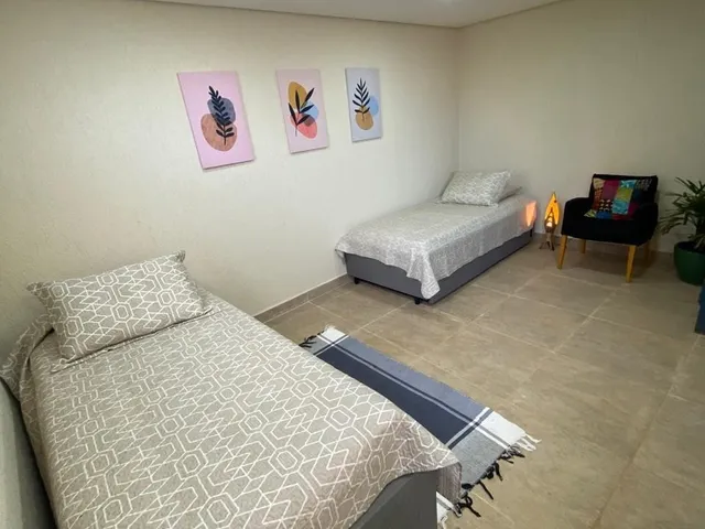 Imagem 10: Casa de Luxo em Condomínio: 5 quartos, 3 suítes, 2 salas, 5 banheiros, 4 vagas, 350m²