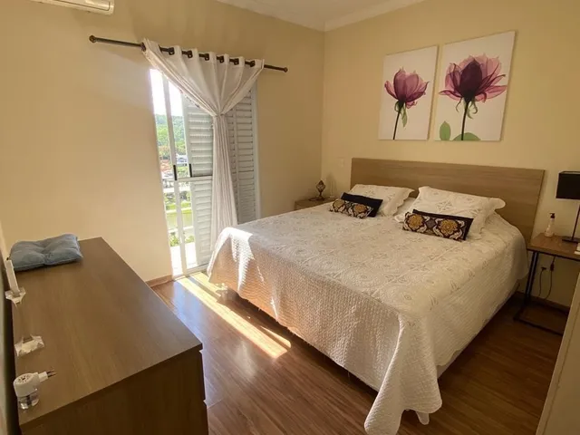 Imagem 11: Casa de Luxo em Condomínio: 5 quartos, 3 suítes, 2 salas, 5 banheiros, 4 vagas, 350m²