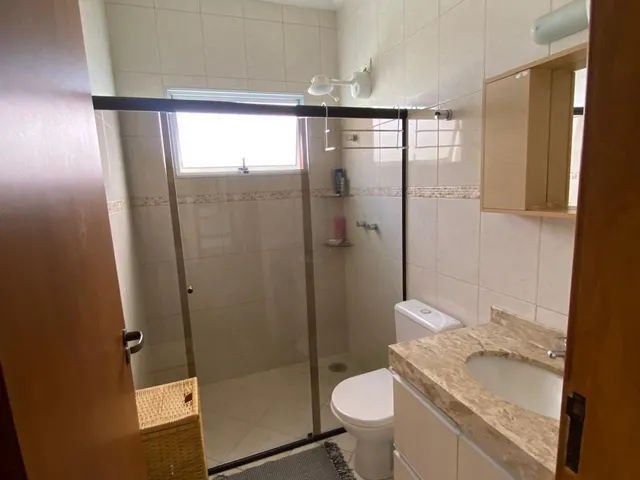 Imagem 14: Casa de Luxo em Condomínio: 5 quartos, 3 suítes, 2 salas, 5 banheiros, 4 vagas, 350m²