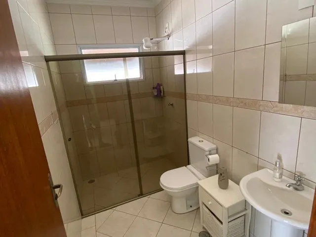 Imagem 9: Casa de Luxo em Condomínio: 5 quartos, 3 suítes, 2 salas, 5 banheiros, 4 vagas, 350m²