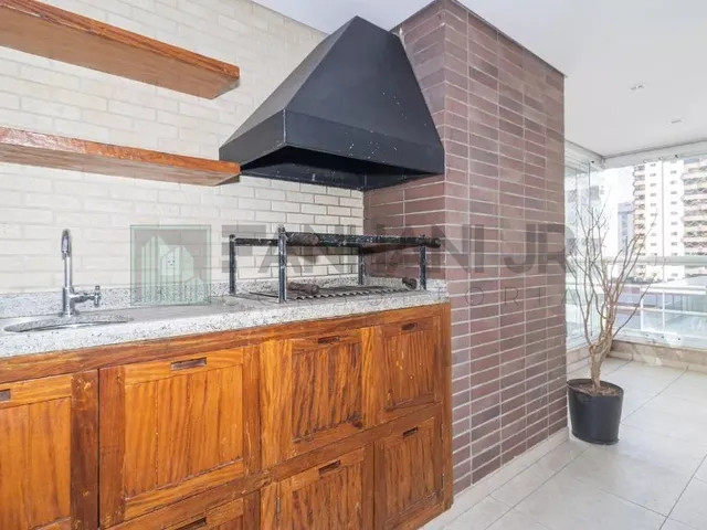 Imagem 2: Imóvel Exclusivo no Itaim Bibi: Apartamento reformado com 3 suítes, 3 salas, 5