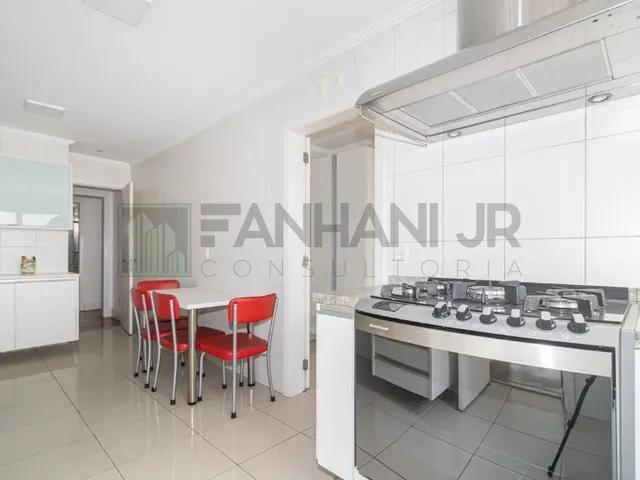 Imagem 13: Imóvel Exclusivo no Itaim Bibi: Apartamento reformado com 3 suítes, 3 salas, 5