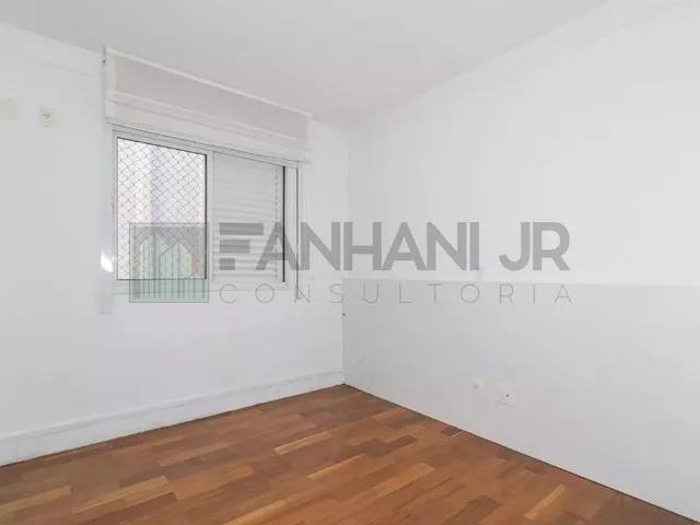 Imagem 9: Imóvel Exclusivo no Itaim Bibi: Apartamento reformado com 3 suítes, 3 salas, 5