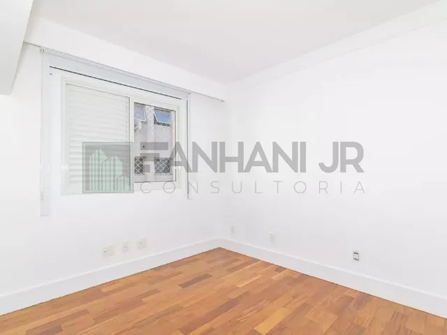 Imagem 15: Imóvel Exclusivo no Itaim Bibi: Apartamento reformado com 3 suítes, 3 salas, 5