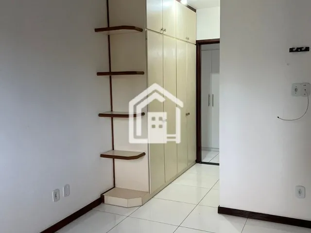 Imagem 16: Apartamento com 3 quartos amplo com dependência no Costa Azul