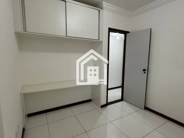 Imagem 7: Apartamento com 3 quartos amplo com dependência no Costa Azul