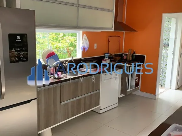 Imagem 8: Casa Para Locação Anual em Busca Vida: Imóvel Exclusivo com 5 Quartos, 2 Suítes e