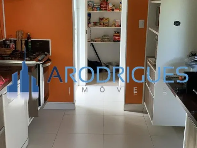 Imagem 7: Casa Para Locação Anual em Busca Vida: Imóvel Exclusivo com 5 Quartos, 2 Suítes e