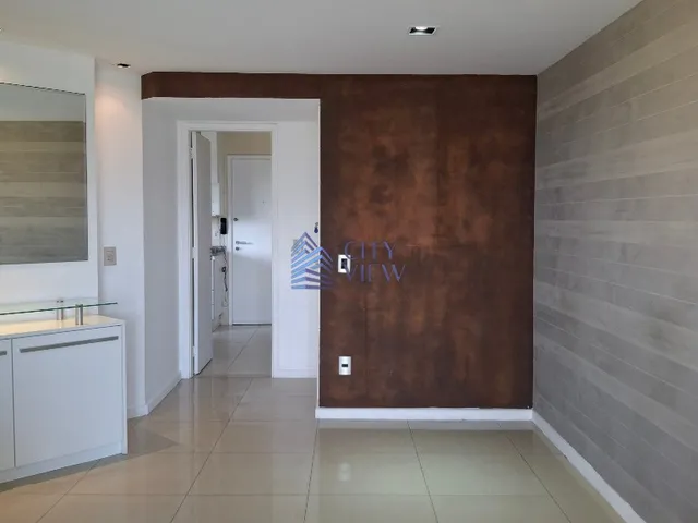 Imagem: O apartamento possui 3 Dormitórios, 1 Suíte, 2 Banheiros,