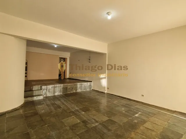 Imagem 16: Casa ampla com salão em 2 pavimentos à venda na região central da cidade de