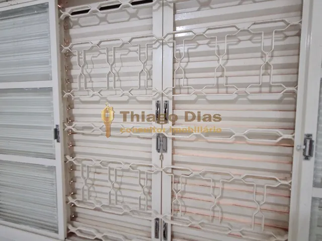 Imagem 3: Casa ampla com salão em 2 pavimentos à venda na região central da cidade de