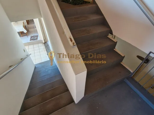 Imagem 4: Salão comercial com casa e sobrado á venda e de esquina na região central da cidade de