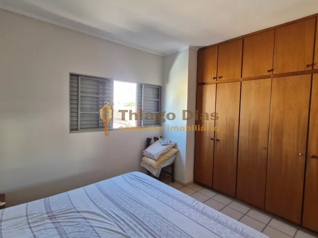 Imagem 15: Salão comercial com casa e sobrado á venda e de esquina na região central da cidade de