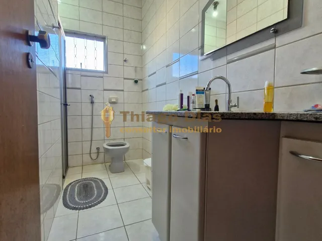 Imagem 14: Salão comercial com casa e sobrado á venda e de esquina na região central da cidade de