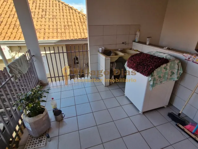 Imagem 5: Salão comercial com casa e sobrado á venda e de esquina na região central da cidade de