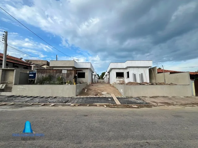 Imagem: A casa possui 2 Dormitórios, 1 Suíte, 2 Banheiros, 1 Vaga