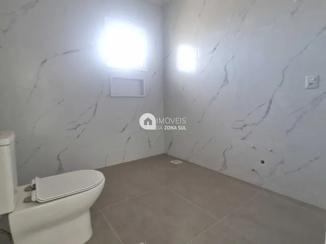 Imagem 2: Casa à venda no bairro Hípica - Porto Alegre/RS