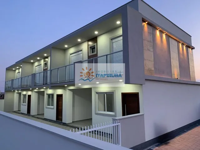 Imagem: A casa possui 4 Dormitórios, 1 Suíte, 2 Banheiros, 1 Vaga