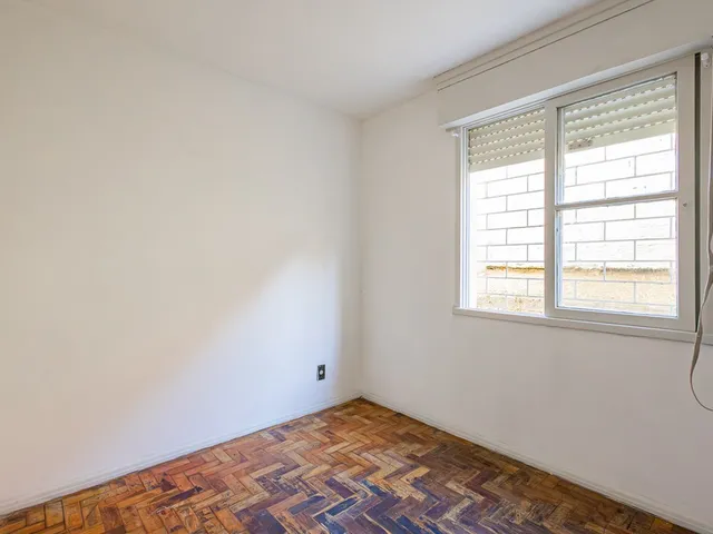 Imagem 12: Apartamento à venda em Porto Alegre-RS, bairro Cavalhada: 2 quartos, 1 banheiro