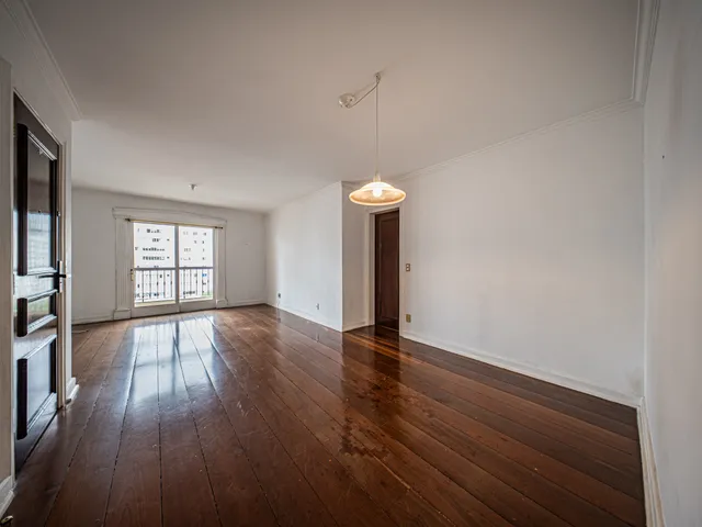 Imagem: O apartamento possui 3 Dormitórios, 1 Suíte, 1 Banheiro,