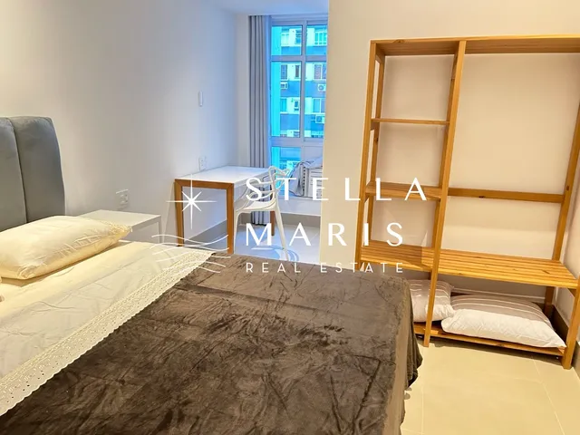 Imagem 7: Leblon, Apartamento totalmente reformado, com 78 m2 e 02 Suítes, à venda em andar alto