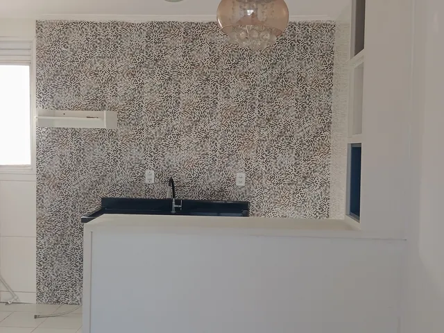 Imagem: O apartamento possui 2 Dormitórios, 1 Suíte, 1 Banheiro,