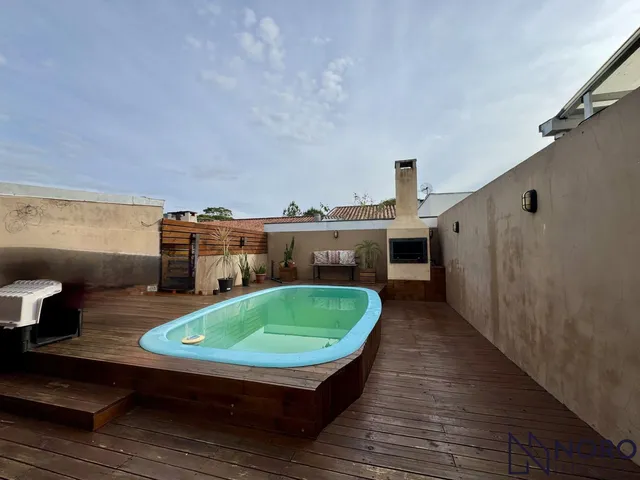 Imagem: CASA COM PISCINA À VENDA NO CONDOMÍNIO
