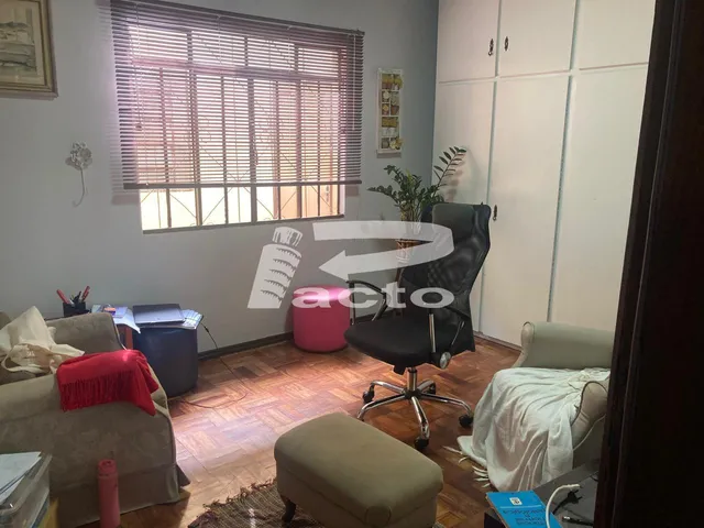 Imagem 2: CASA 03 QUARTOS Casa com 4 dormitórios