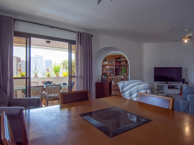 Imagem: O apartamento possui 4 Dormitórios, 2 Suítes, 5