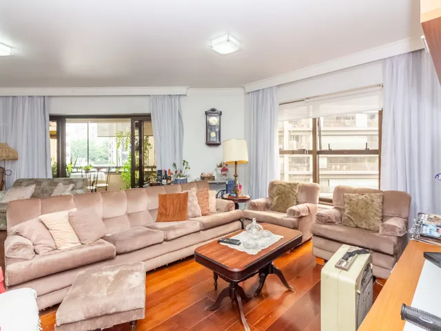 Imagem: O apartamento possui 5 Dormitórios, 3 Suítes, 5