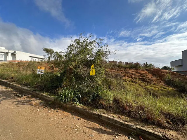 Imagem: Terreno à venda no Bairro Araponguinhas