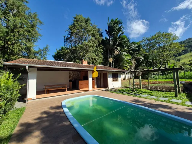 Imagem 3: Casa com espaço para cavalos em Pomerode-SC