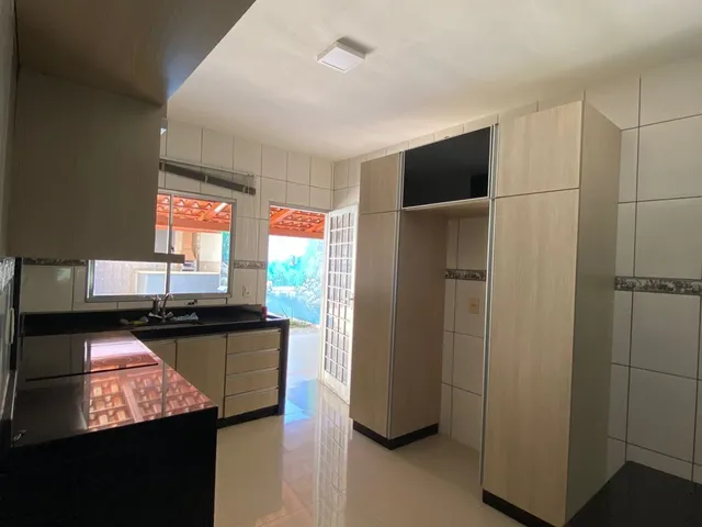 Imagem 2: Casa com suíte, piscina e área gourmet para alugar em Senador Canedo
