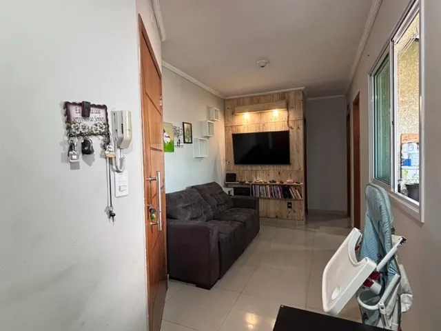 Imagem: O apartamento possui 2 Dormitórios, 1 Banheiro, 1 Vaga na