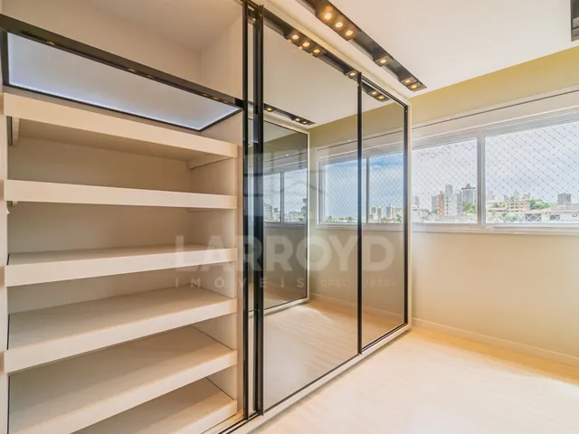 Imagem 3: Apartamento com 4 dormitórios