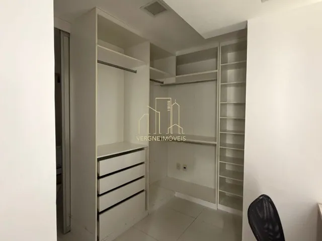Imagem 14: Apartamento de Luxo para Locação em Patamares com 4 Quartos 3 Suítes 3 Salas 4