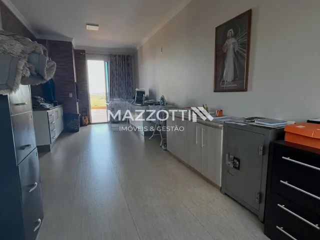 Imagem 9: Sobrador Triplex, com 1 Suite e 03 Quartos, Piscina, Academia Medianeira Pr