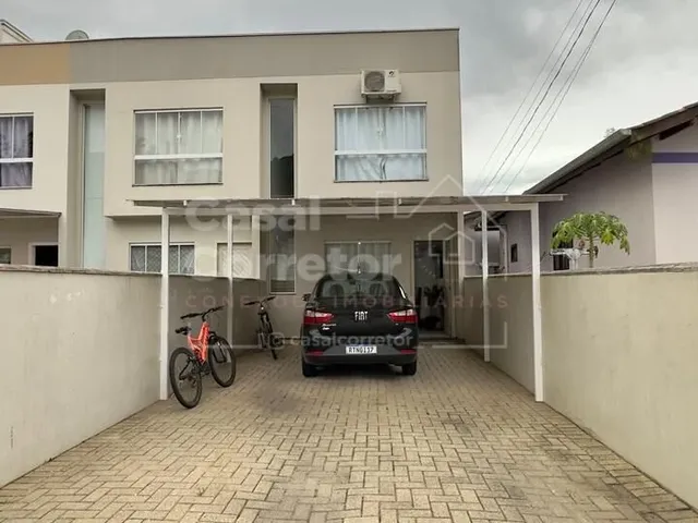 Imagem: Sobrado à venda no bairro Rio Branco
