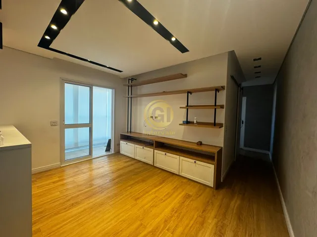 Imagem: O apartamento possui 2 Dormitórios, 1 Suíte, 2 Banheiros,