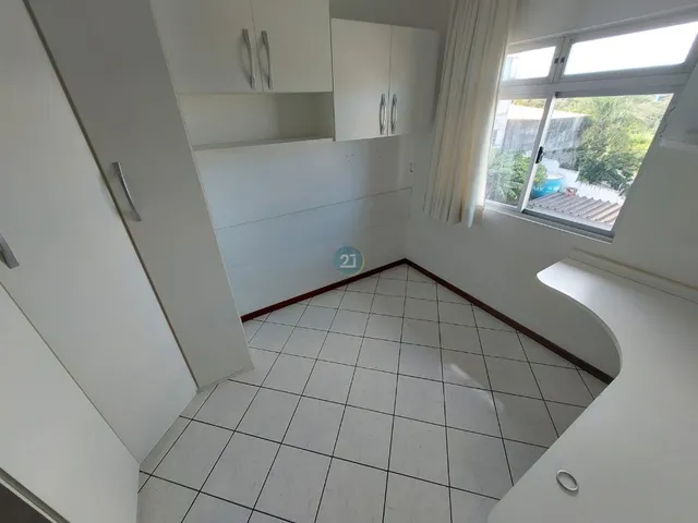 Imagem 2: Alugo apartamento semi-mobiliado com 03 dormitórios, 01 vaga de garagem, em Capoeiras