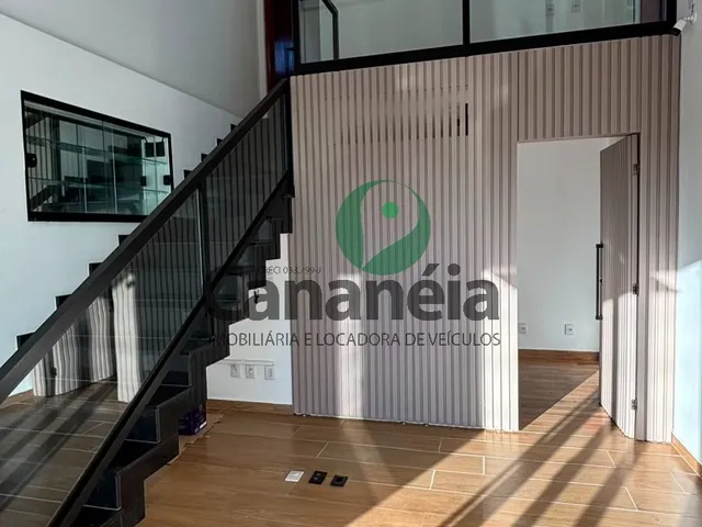 Imagem 4: Casa + Salão Comercial no Centro de Cananéia Disponíveis para Venda