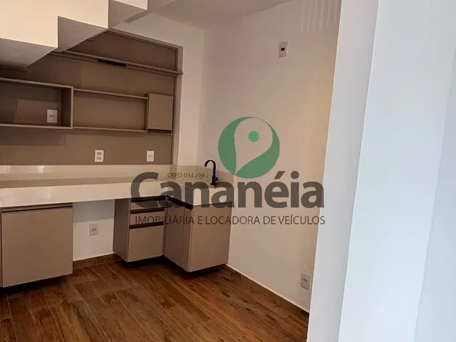 Imagem 7: Casa + Salão Comercial no Centro de Cananéia Disponíveis para Venda
